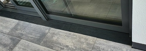 Entwässerungsrinnen Ultra flach anthrazit